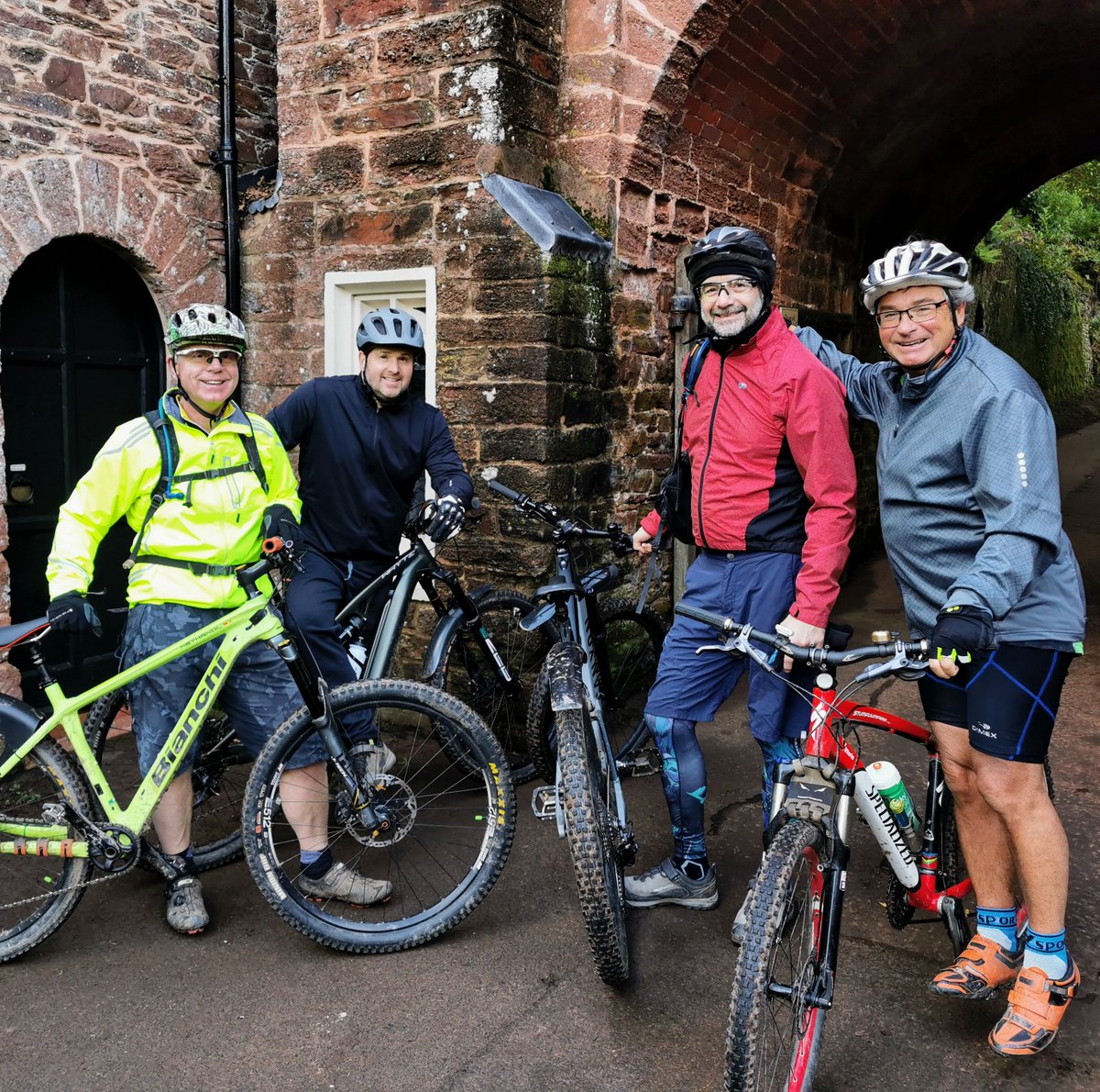 DevonMasons's tweet photo. It’s not all ritual, perambulations &amp; festive boards. Brethren meeting for an early Saturday 🚲. Friendship, fun, exercise, laughter and lunch all part of the enjoyment😃 
#freemasonry #freemasons #brotherlylove #bikeride #bikes #mtb #emtb #torquay #devon #friendship #exercise https://t.co/fgRGUFErcC