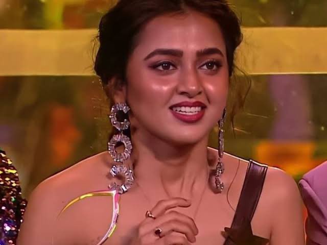 FKX6ovqXoAQmiHY?format=jpg&name=small