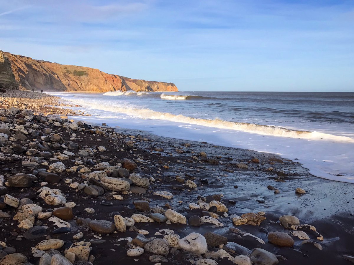 Vicky_Ward10's tweet photo. Beach, glorious beach!! Lovely plod this avo. Was too busy being present with the sea and my picnic to tweet at the time, so sharing now. Still can’t believe this is a 10-min walk from where I live. #easingtonbeach #durhamheritagecoast https://t.co/5oCbEpJvJY