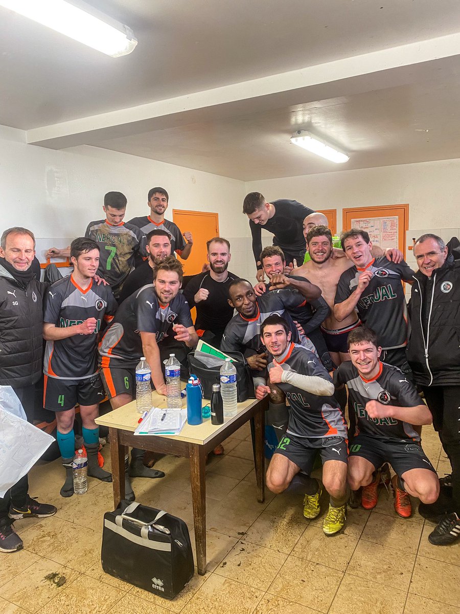MeralCosse's tweet photo. 𝙂𝙍𝘼𝙉𝘿 𝘾𝙃𝙀𝙇𝙀𝙈 ! 😍🔥

Un dimanche qui fait plaisir ! 

✅ R2 | Victoire 2-1 face aux Brouzils 
⚽️ Cyril Breteau 
⚽️ Théo Trovalet 

✅ D1 | Victoire 4-2 face à Argentré
⚽️ Paul Daneels
⚽️⚽️ Théo Meignan
⚽️ Ewen Vallais https://t.co/Xi0SZ4FZBh