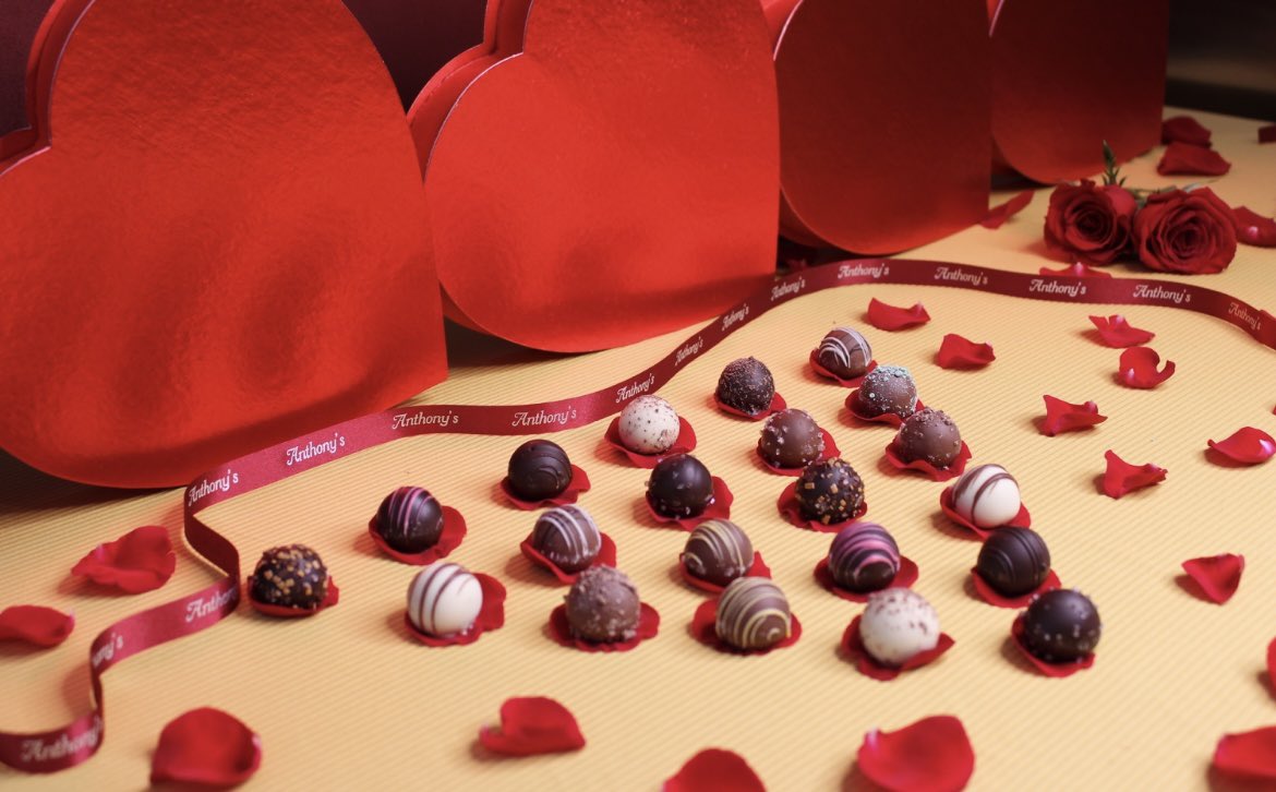 AnthonysICH's tweet photo. Valentine’s Day is just 2 weeks away &amp; there’s no better way to say I ❤️ You than with Chocolate Truffles.  Available assorted or customize any heart.  https://t.co/aNX2VPQGpY https://t.co/Why6JkHUD5