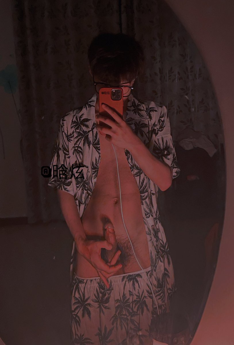 coollhx's tweet photo. 在吗看看🍑#gay  #纯1  #同性  #三亚约炮 https://t.co/yNYP7dusLh
