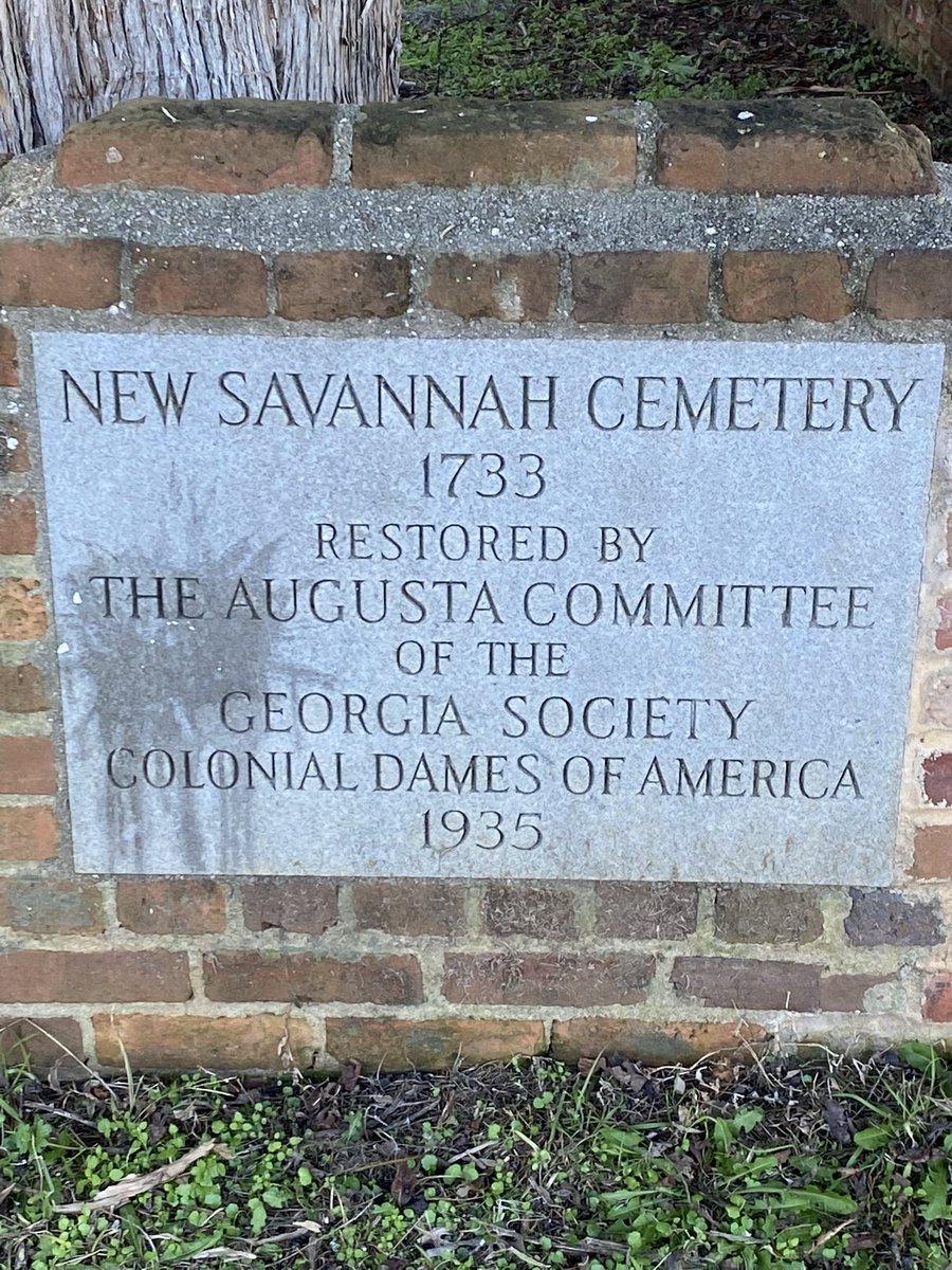 Luvthe1yourwith's tweet image. I love really old cemeteries.  I’m thinking this qualifies.  Under the Spanish Moss too…  #Adventures #ExploringGeorgia #Augusta #Birding