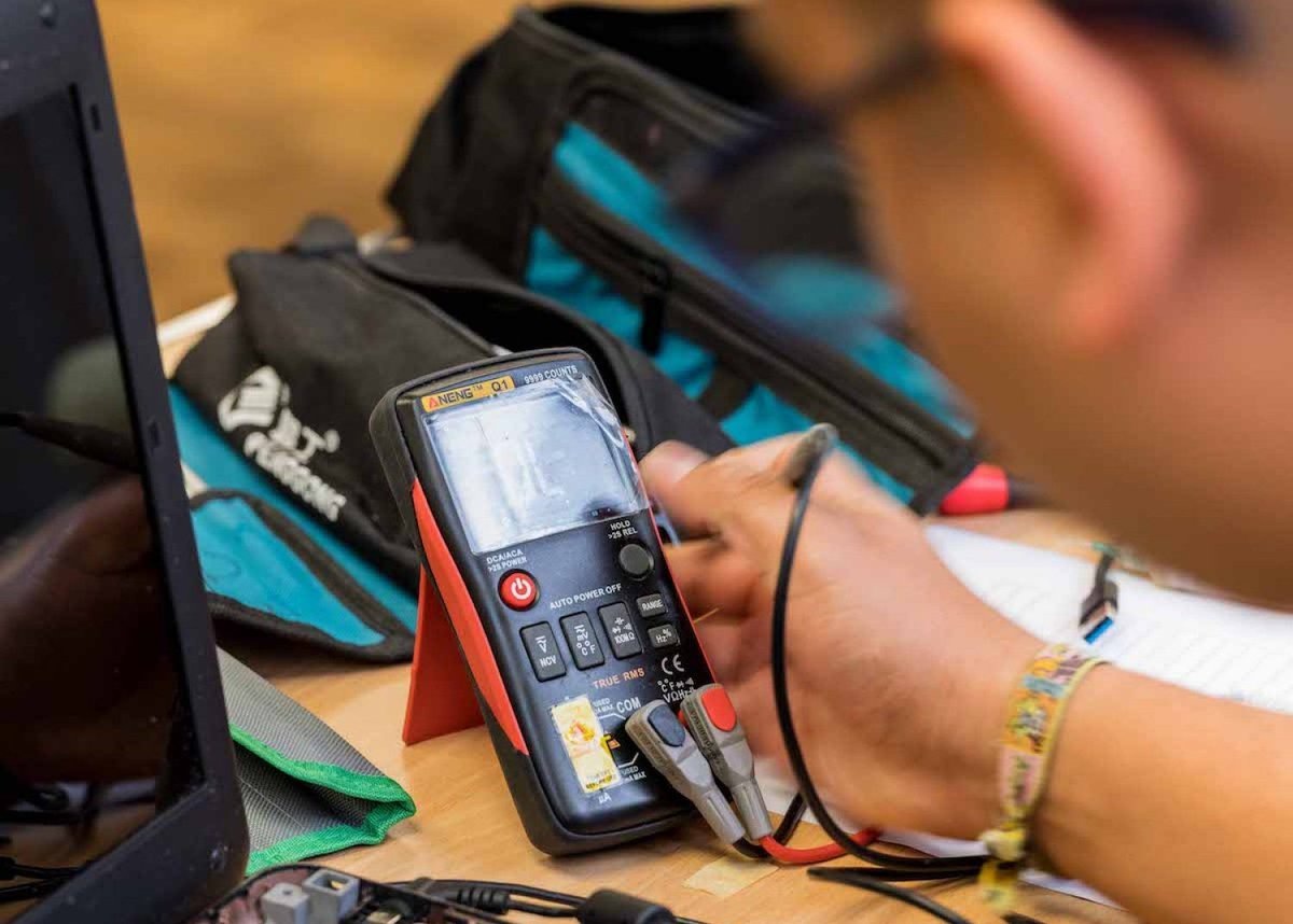 A plan was hatched to open ‘fixing factories’ on every high street in the UK — plus seven other good news stories from this week

positive.news/society/positi…