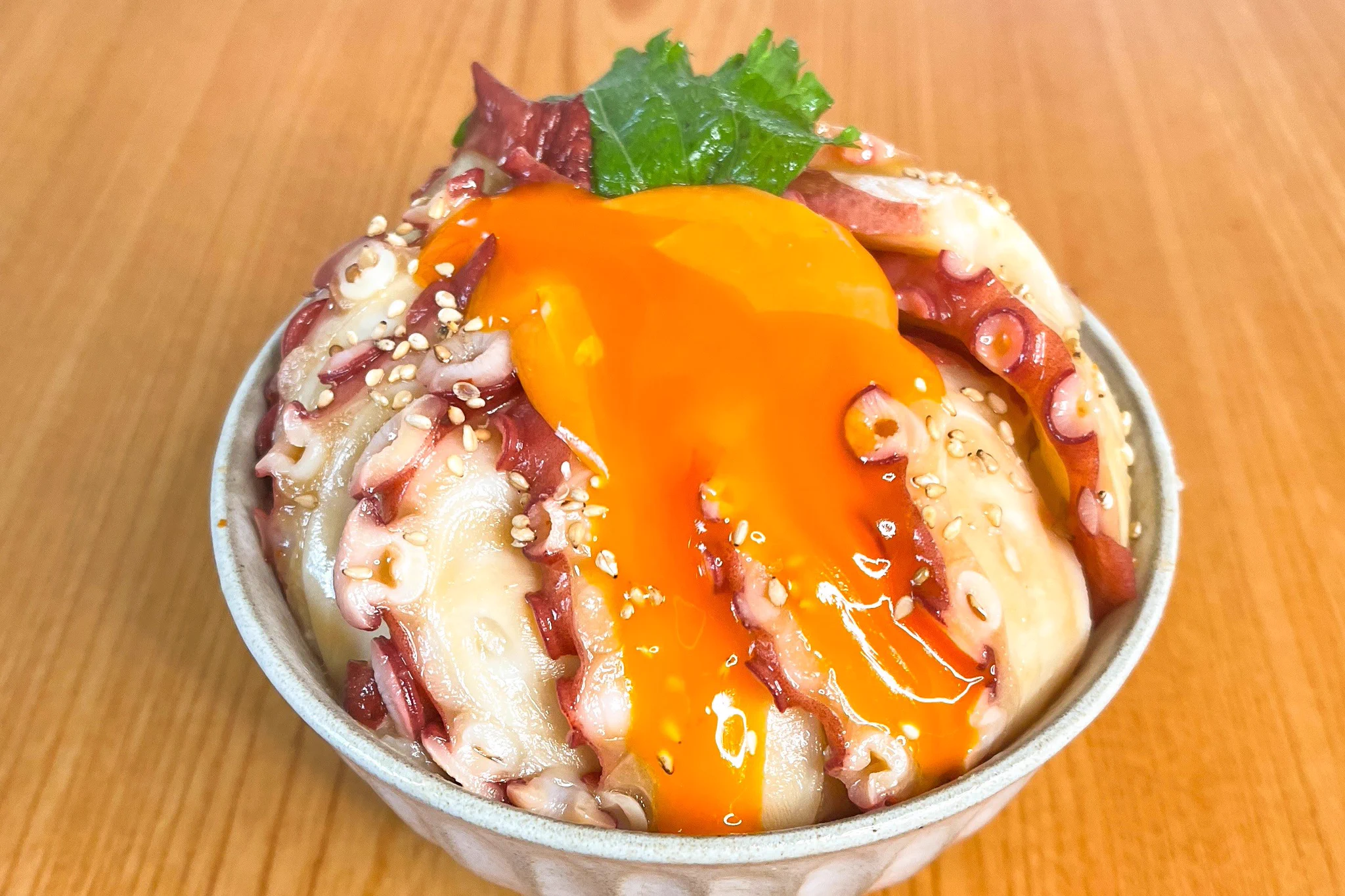 必要な材料が少ない&作り方がとっても簡単！「たこ」を使った丼ものレシピ！
