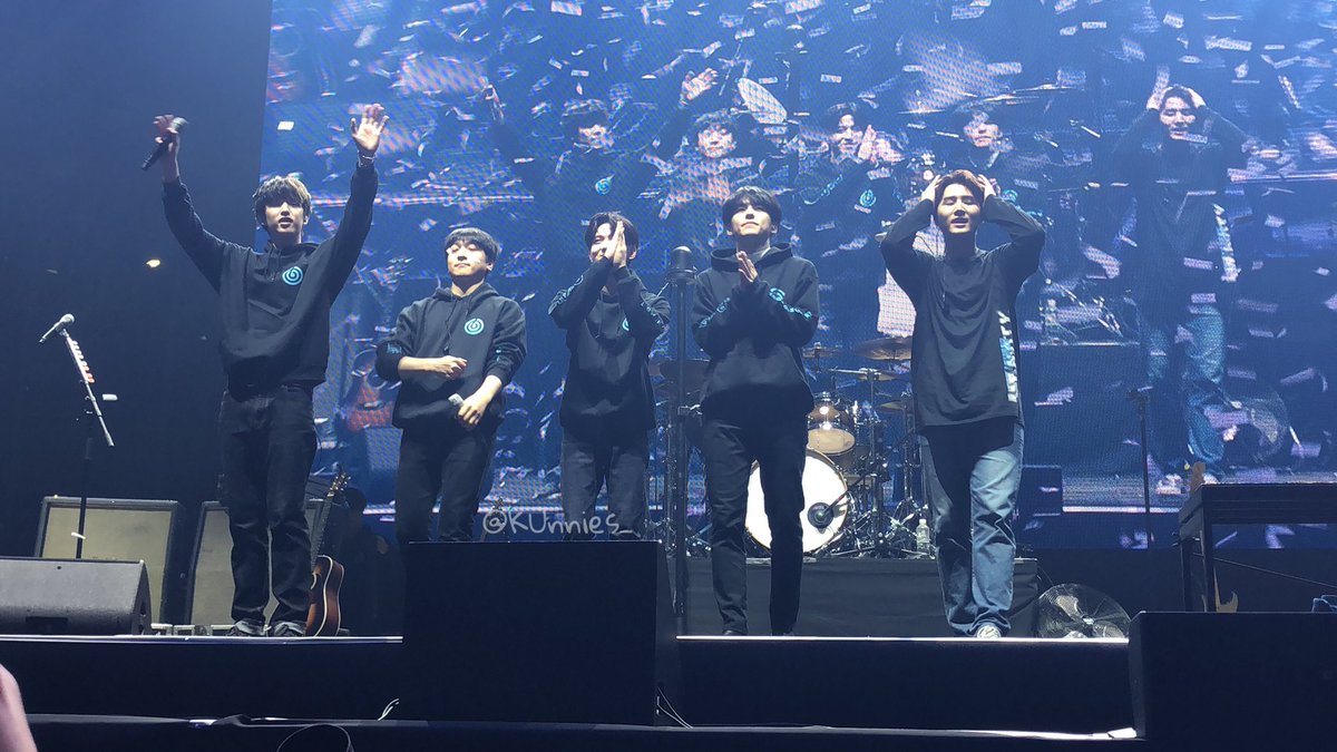 mydayswift13's tweet photo. 2 years ago today, day6's last concert before their hiatus https://t.co/zv4JWFqRu5