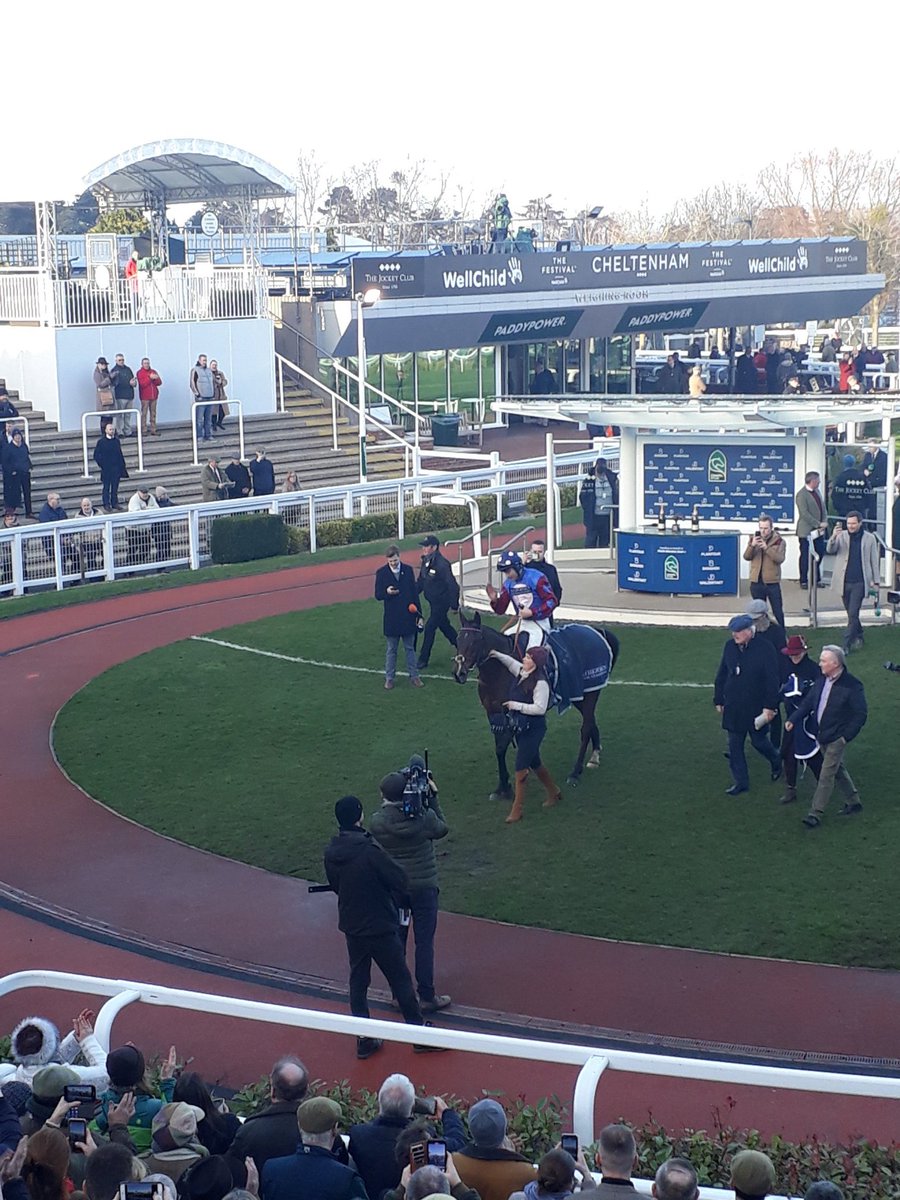MarkyWellsteed's tweet photo. @WestBerksRC at @CheltenhamRaces Paisley Park receiving a great reception winning the Cleeve Hurdle. https://t.co/C1IF0sH2Rn