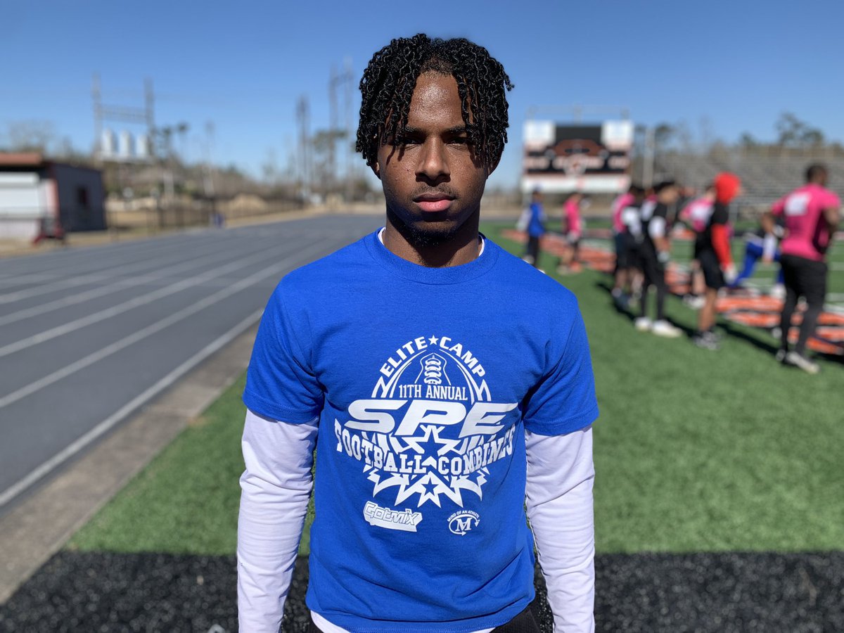 BHoward_11's tweet photo. 4 guys that stood out yesterday representing 3 states (LA, CA, TX). 

2023 - ATH - (@EricBeloneyJr1)
2023 - WR - (@justinw2023) 
2023 - QB - (@brayden_downen) 
2023 - DL - (@SuaLefotu) 

This group is talented but they each have something to prove size. All have #D1 interest. https://t.co/WpaEBXs43d