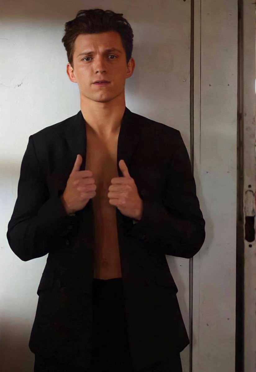 petermjssaddict's tweet photo. NO BECAUSE LETS TALK ABOUT THIS PICTURE RIGHT HERE LETS TALK ABOUT https://t.co/6pUkmpvuEU