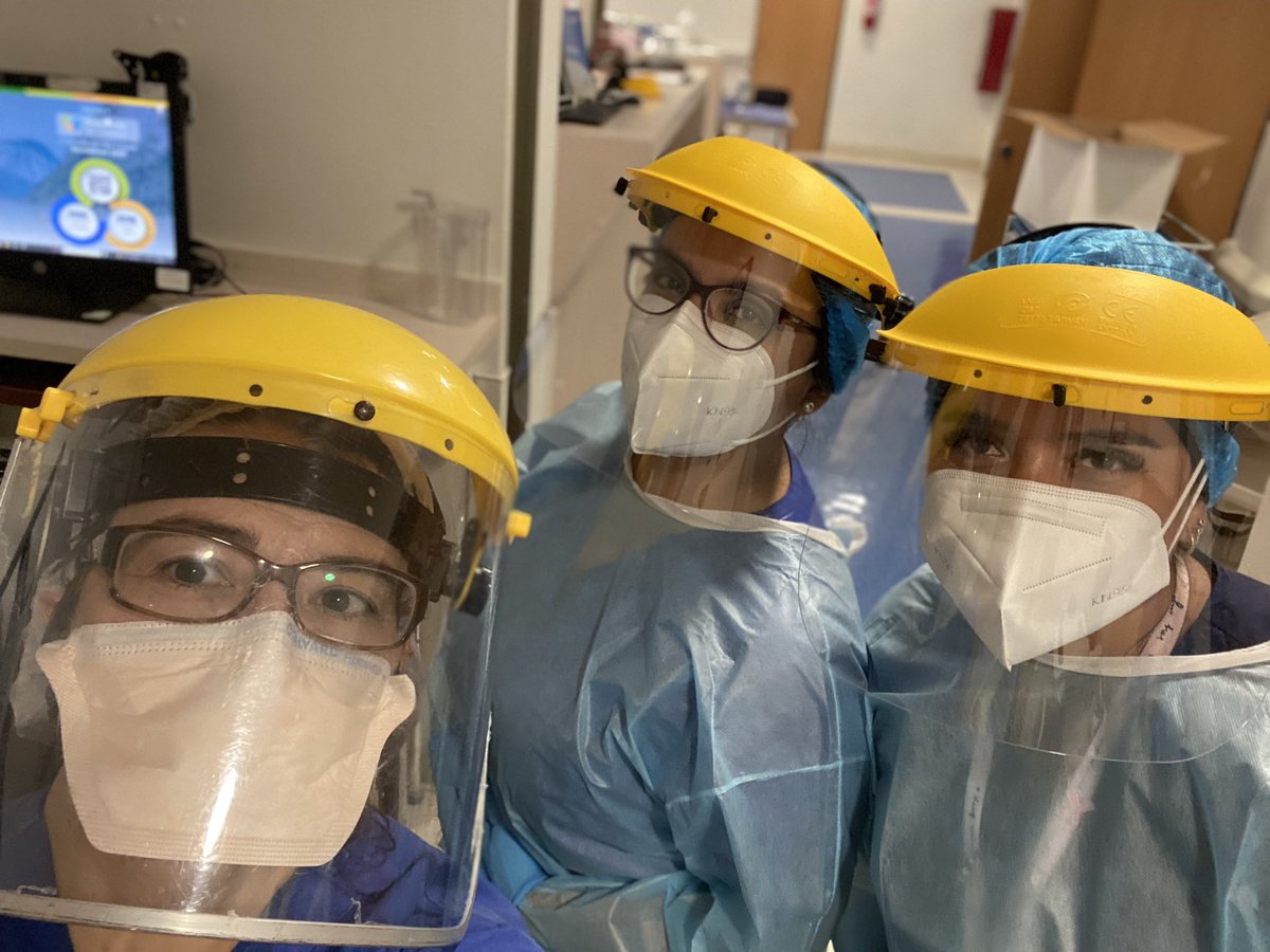 Aquí vamos de nuevo, turno COVID. Esto no se ha acabado. Y para poder sacar adelante a los pacientes el trabajo en equipo es fundamental. Sin las TENS y enfermr@s sería imposible.  Vacúnate, usa mascarilla, ventila. <a href="/paulaanicolee/">Paula Nicole</a> <a href="/tamaracabellov/">tamara Cabello Valdés.</a>