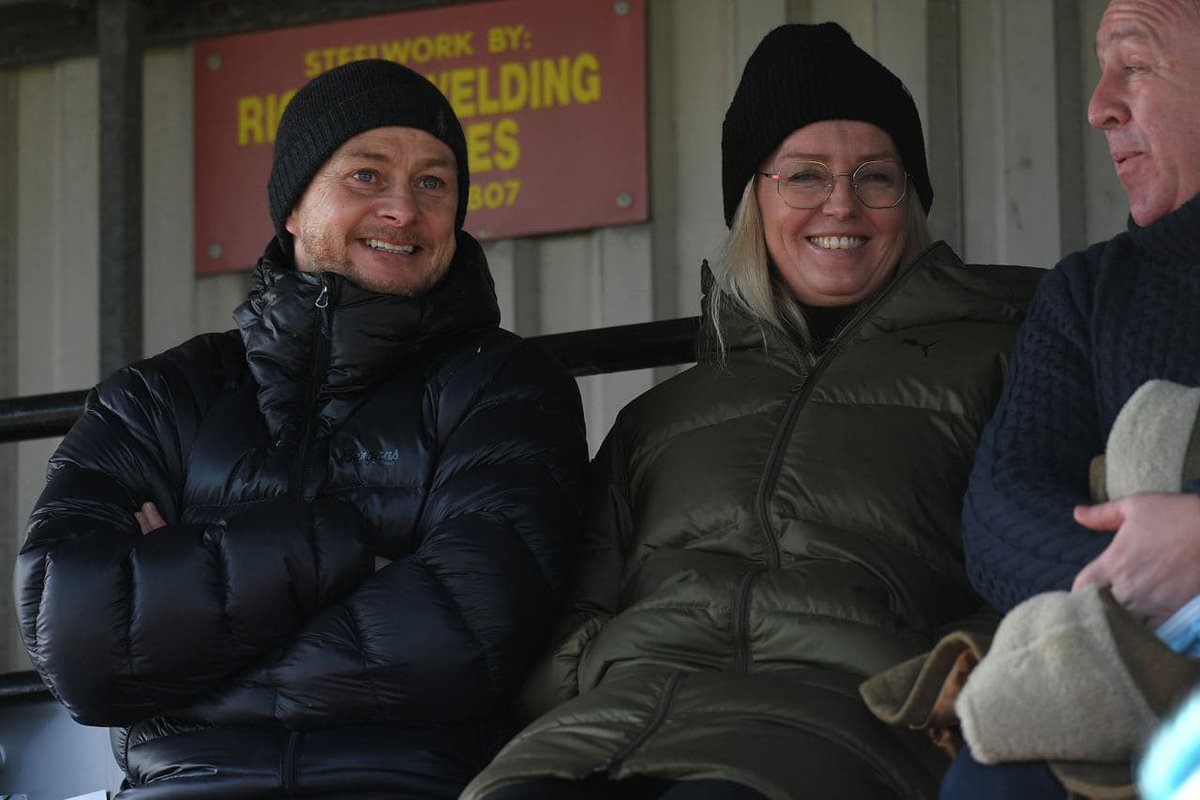 ManUtdWomen's tweet photo. Proud parents โค๏ธ
#MUWomen | #WomensFACup https://t.co/aVHvBBay5O