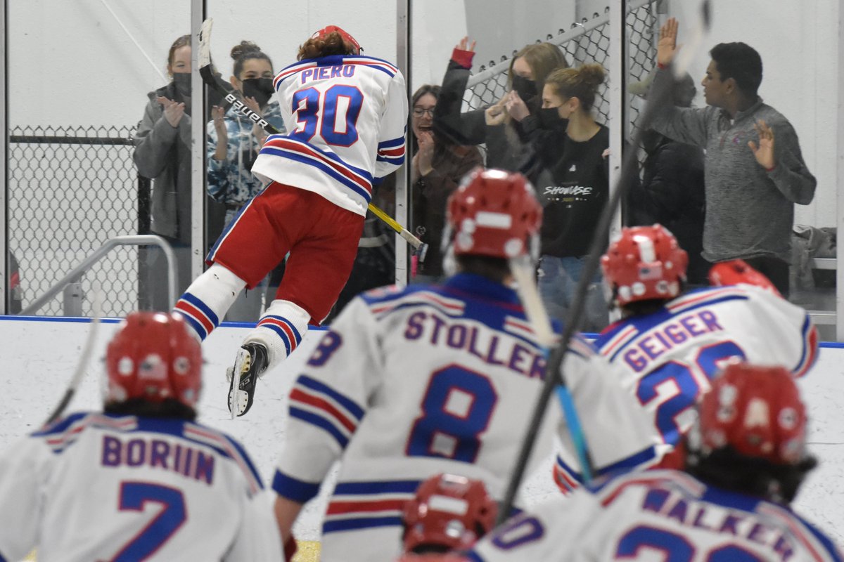 TWHSHOCKEY's tweet photo. 🚨Senior Night ceremony begins at 6:00 tonight🚨

 Come celebrate our 8 seniors at Chiller North Rink 1!

Following ceremony, Cards will take on White Division opponent New Albany Eagles. https://t.co/DuIR5xik12