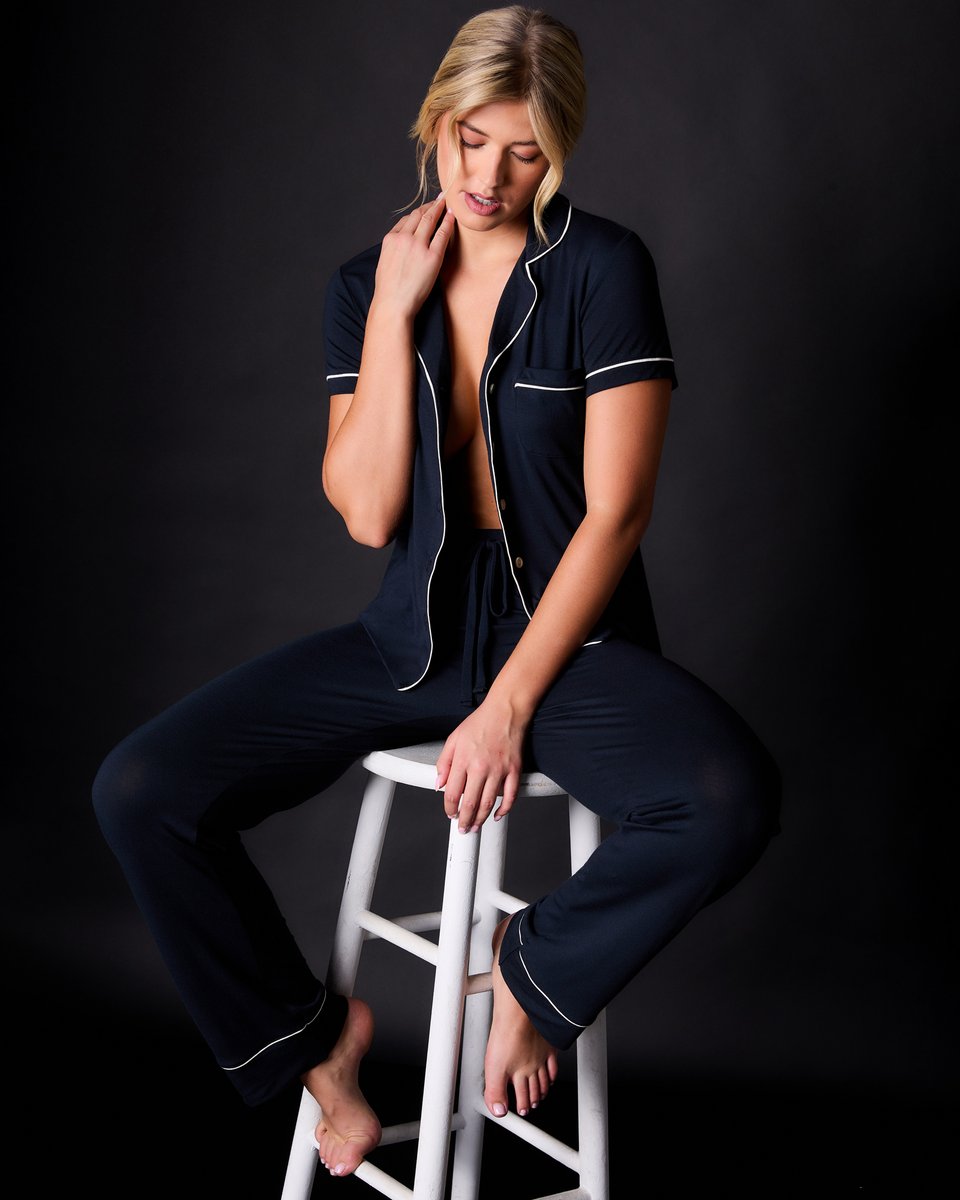 Have you met Lilly yet? Treat yourself to our best-selling pajamas in new colors, like Bisou, Ivory or classic Noir. Now available in three different styles, make sure to grab one for you, your loved one or your bestie!

journelle.com/search?q=journ…