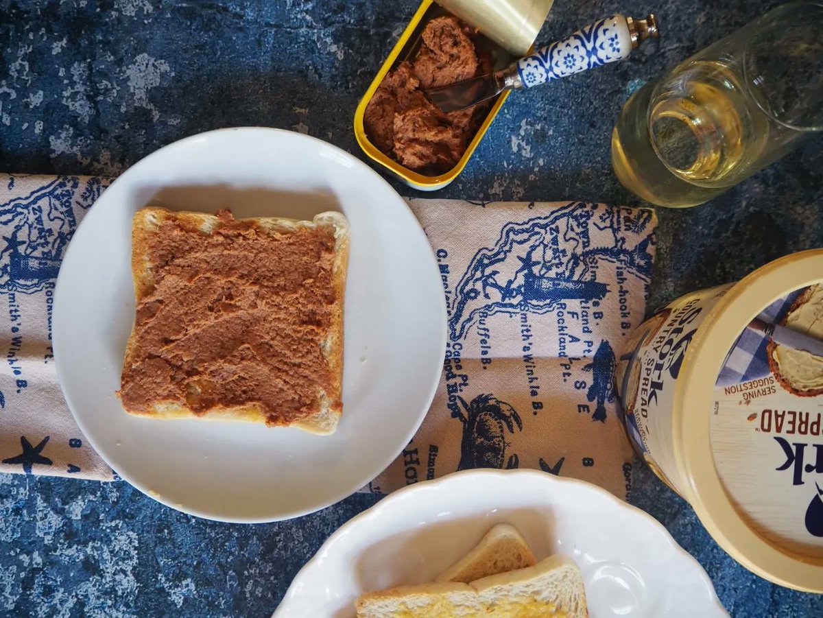 Boozy_Foodie's tweet photo. Like a lot of South Africans, we were shocked to hear that #Redro and #PecksAnchovette will be leaving our shelves. Thank goodness for @food24's homemade #fishpaste recipe. Hubby decided to try it out - and it is a winner!
📸 @le_bon_sauvage_
Recipe: https://t.co/uncPgnesVP https://t.co/bRUiZnfqq0