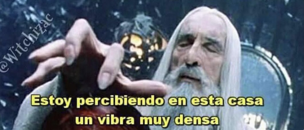 PekeKimaro's tweet photo. “-te invito a conocer a mi familia pero prométeme que no te portarás rara enfrente de nadie.”
Yo a los cinco minutos de llegar: https://t.co/llindha15b