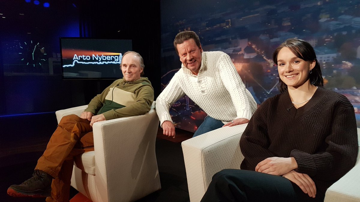 Vuoden 1. @artonyberg : Seppo "Susi" Ronkainen, <a href="/MustajarviPate/">Pate Mustajärvi</a> ja kolmiloikkaaja Senni Salminen
 <a href="/YleTV1/">Yle TV1</a> klo 1845.