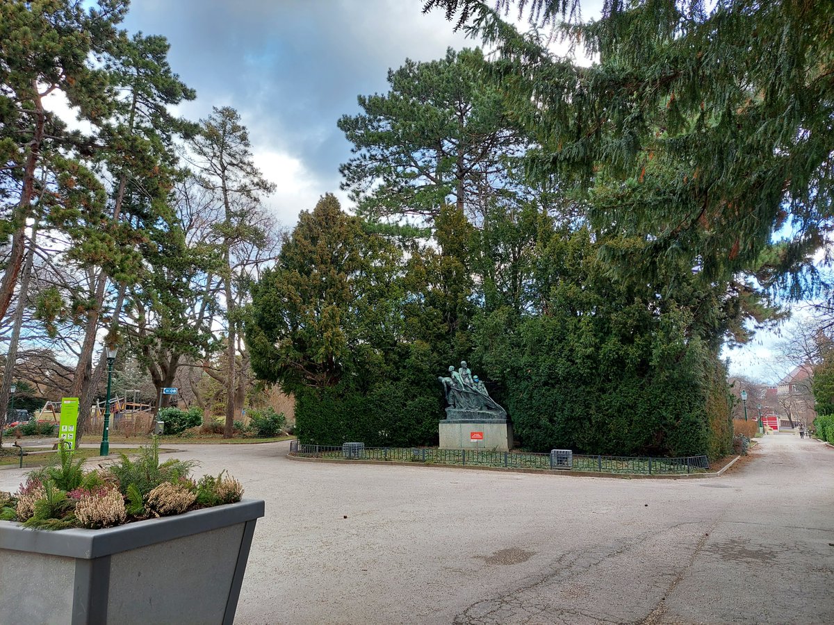 KuK Locmasta Dauphin Basti I. tweet media