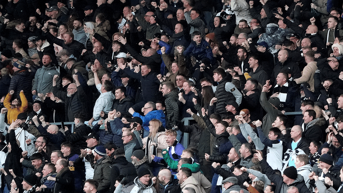 dcfcofficial's tweet photo. 32,211 in the building 🐏👏

Sent into raptures 🖤🤍

Thank you for your fantastic support!

#DCFC https://t.co/gK6vsyrEHr