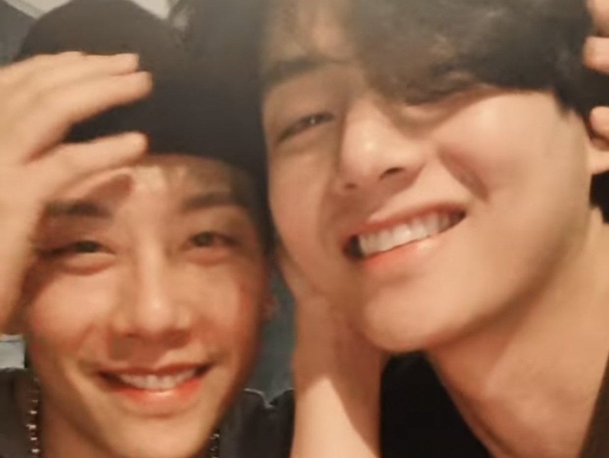 taehyung collecting all the PARK's in korea