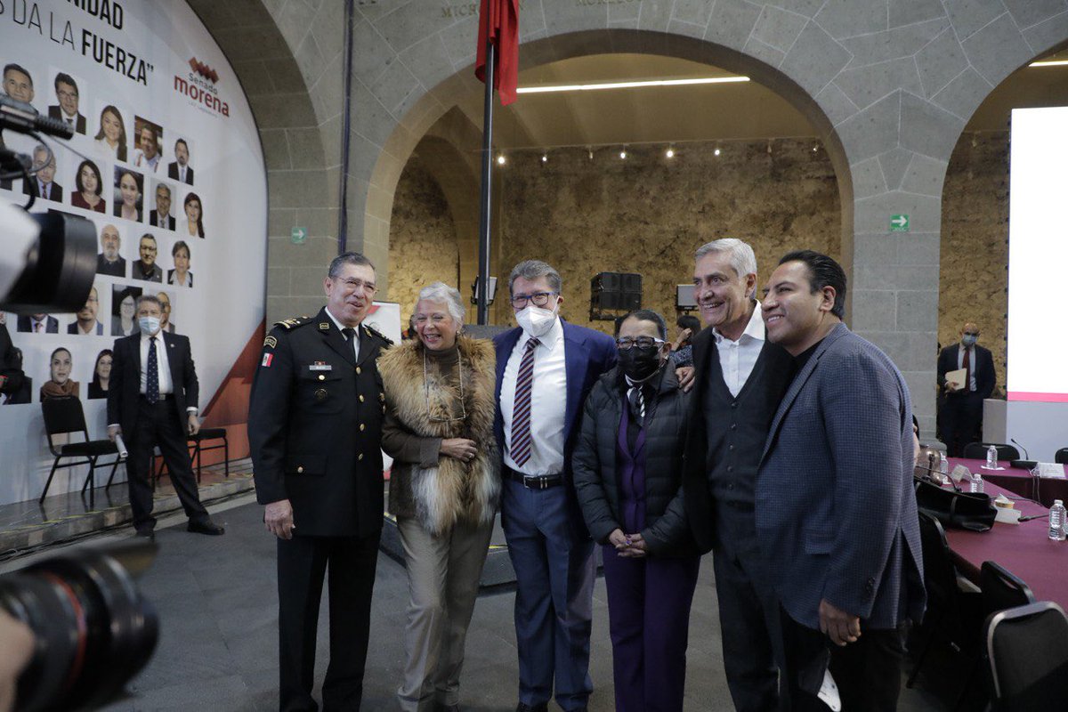 Iniciamos segundo día de trabajos de la #VIIIReunionPlenaria de <a href="/MorenaSenadores/">Senadores Morena</a> con el tema de seguridad pública. 

Estamos reunidos con la titular de la <a href="/SSPCMexico/">Secretaría de Seguridad y Protección Ciudadana</a>, <a href="/rosaicela_/">Rosa Icela Rodríguez Velázquez</a>, y el comandante de la Guardia Nacional (<a href="/GN_MEXICO_/">Guardia Nacional</a>) el general @Luis_R_Bucio