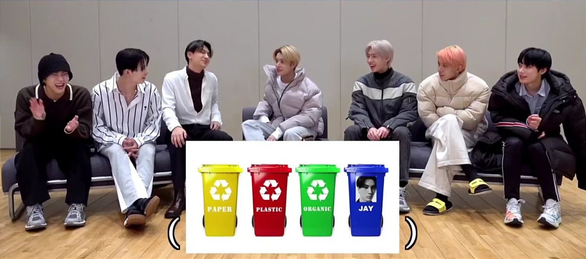 Maenmain2's tweet photo. This is what i got after scrolling the twt
1. jake case
The necklace Jake is wearing says Allah, and as we know, Jake is not a Muslim
2. Jay's meme
Put Jay's photo in the trash (logo)

I hope Belift can appologize to them, and not doing anything like this again!
#BELIFTAPOLOGIZE https://t.co/lB5dY0inZ5