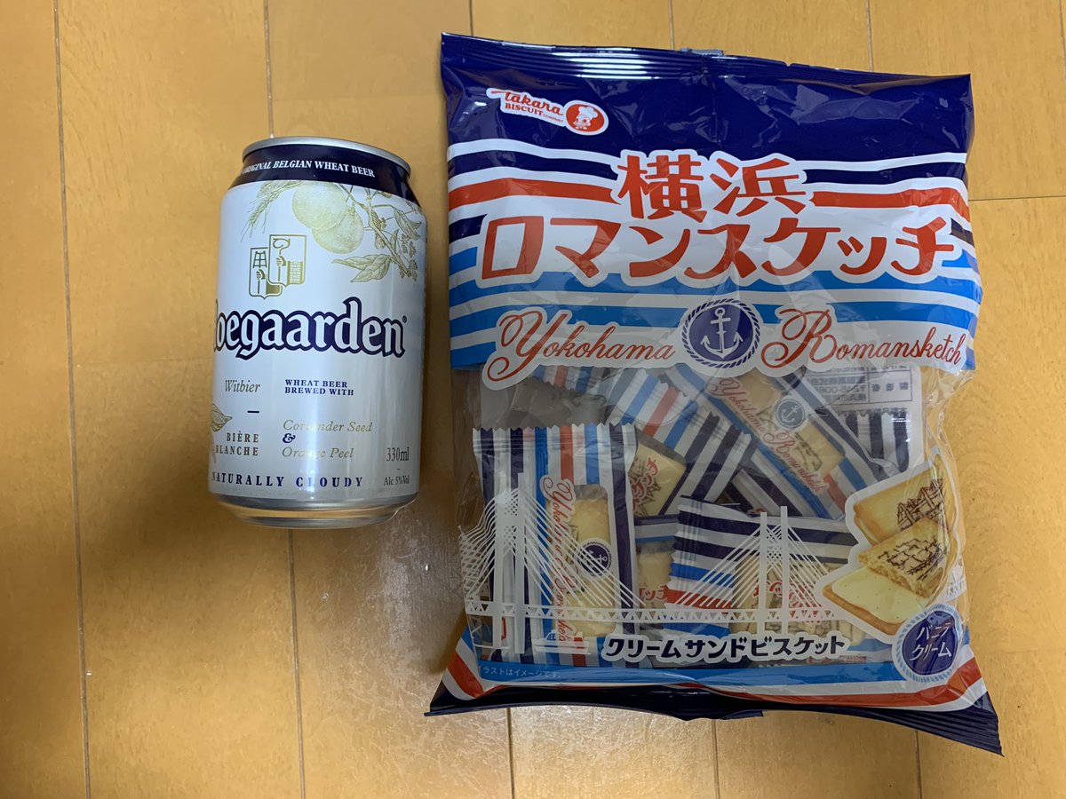 Lwp_chanon's tweet photo. が〜まるおたくとしておかっぱ頭のあだ名が思い出せず、もやもやを解消すべく心あたりのあるBoxerや Hello GoodbyeのDVDを見始め懐かしみの沼にふけこんでいます...

お下げの女子との水色の恋のデートシーンが、めっちゃ沁みるー😭

今でもが〜まる2人時代にちなんだものを見ると買ってしまうのです https://t.co/0IIZ14ktLs