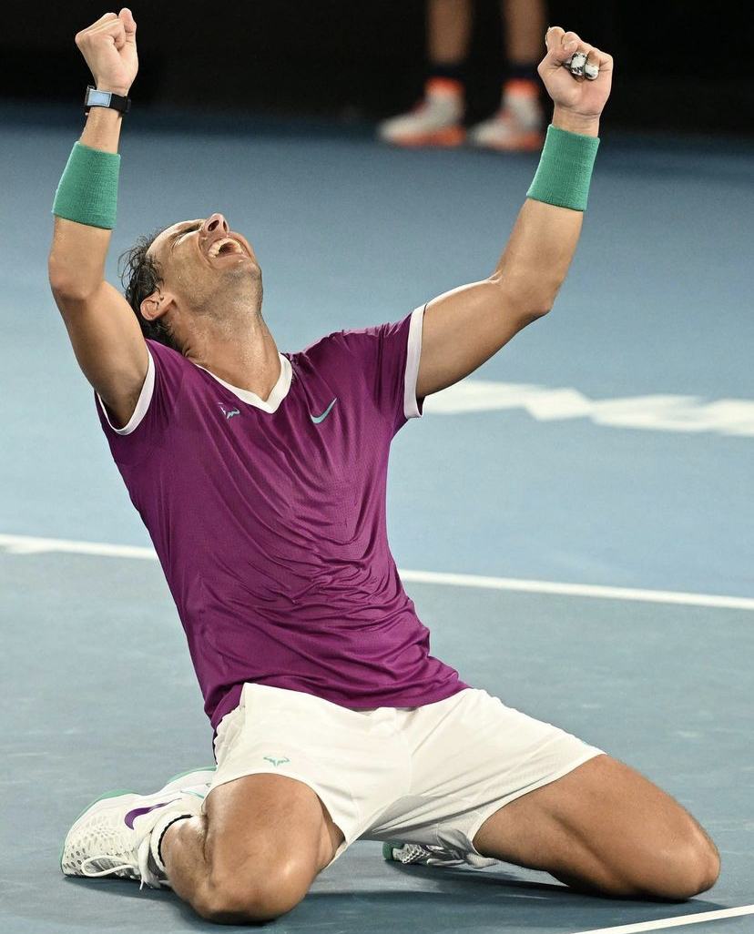 No hay palabras solo emoción, gracias partner @rafaelnadal por tu ejemplo de lucha y superación y por hacernos vibrar con cada punto, enhorabuena, eres leyenda! Merecido @australianopen y Grand Slam número 21