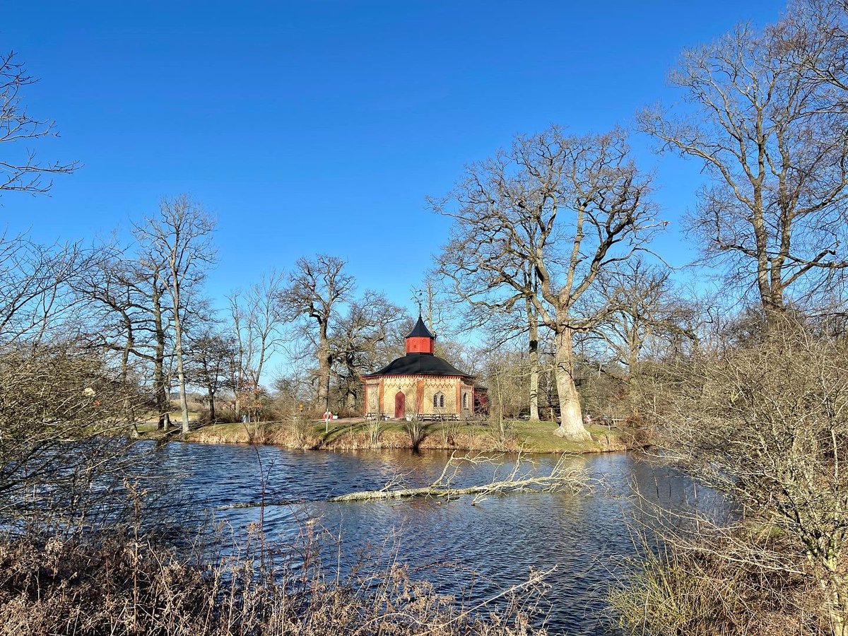 gsurya's tweet photo. A fantastic #sunny #winter day out at #Torup #castle with crisp #bluesky above #landscape #landscapephotography #landscapes #sweden #sverige #nature #shotoniphone #torupsslott #swedennature #swedenisfantastic #sverigeärfantastiskt #NaturePhotography https://t.co/2N9EVauWo5