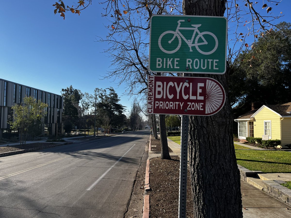 planbike's tweet photo. Spotted this in Claremont, CA: a “bicycle priority zone”. https://t.co/qkE1jfMFgh