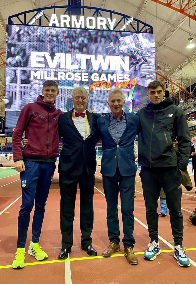 New and legendary Irish sub 4-minute milers together… the two guys in the middle also ran sub 3:50! <a href="/lukemccann98/">Luke McCann</a> <a href="/RayPFlynn/">RayPFlynn</a> <a href="/EamonnCoghlan1/">Eamonn Coghlan</a> <a href="/AndrewCoscoran/">Andrew Coscoran</a> #MillroseGames #irishathletics