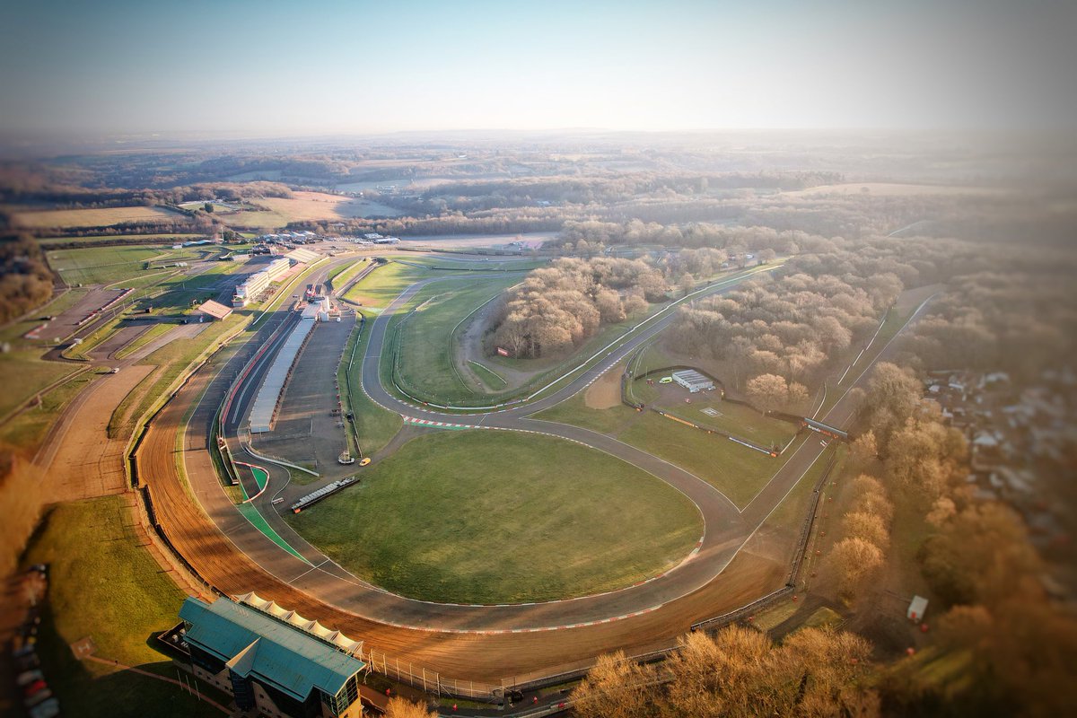 norramot's tweet photo. Final reminder that MSV is recruiting for a Junior Media and PR Officer and a Media Content Creator to join the team at Brands Hatch.

Really keen to find the right people to help shape the media team going forward. Exciting time to join.

Details: https://t.co/41lD8jxJDS https://t.co/4yx9BMIRab