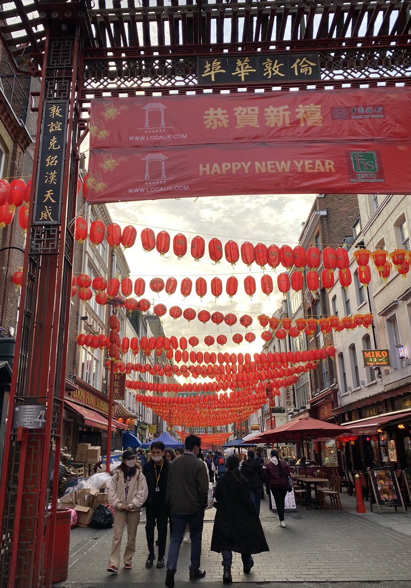 #ChineseNewYear   in London… And don't forget the fortune cookies 🥠😉#Sundayfunday #ChineseNewYear2022 #Londongrad #londonstreets #chinatown #ManySmilesMakeAGoodDay
