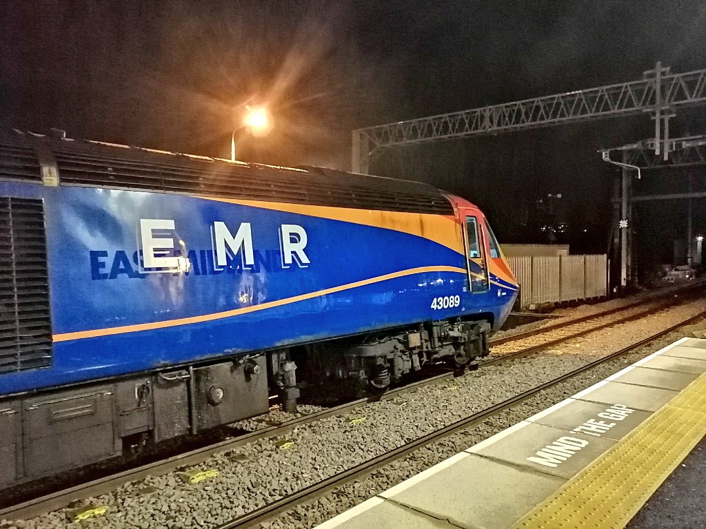 Bennybizzle1's tweet photo. On this day 2020, I was down at Kettering Station photting hsts in the darkness. Buffered 43480 and 43089 pose for the camera.
#BigBufferedBeauty #HSTonMML https://t.co/1UkodspwSX