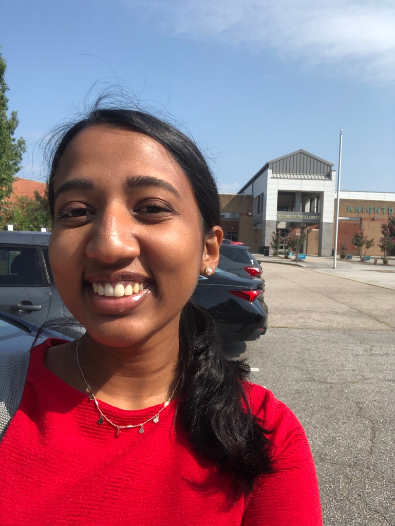 Duke_DCA's tweet photo. Shout out to Meghana Giri and all Duke College Advisers for guiding NC HS students in a path toward college. Applications are open to new grads looking to become an adviser. Read Meghana's story & learn more about CAC. https://t.co/ItNBVxRCFq https://t.co/Ye68us6YTi