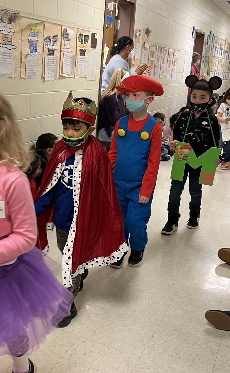JacobsRoad_ES's tweet photo. This is Kindergarten!  Fun and learning all mixed together! Big props to our Jacobs Road parents, staff and students for crushing these costumes for our Alphabet Parade! https://t.co/SoufG9JA5D