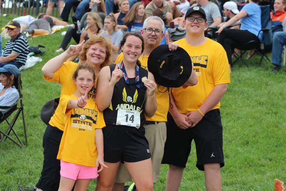 Ted Anderson's family has asked me to share his story that I wrote.

So many wonderful stories from so many people. For the emails, texts, interviews not fully included, I have shared all of them with the family. 

ksvype.com/ted-anderson-h…