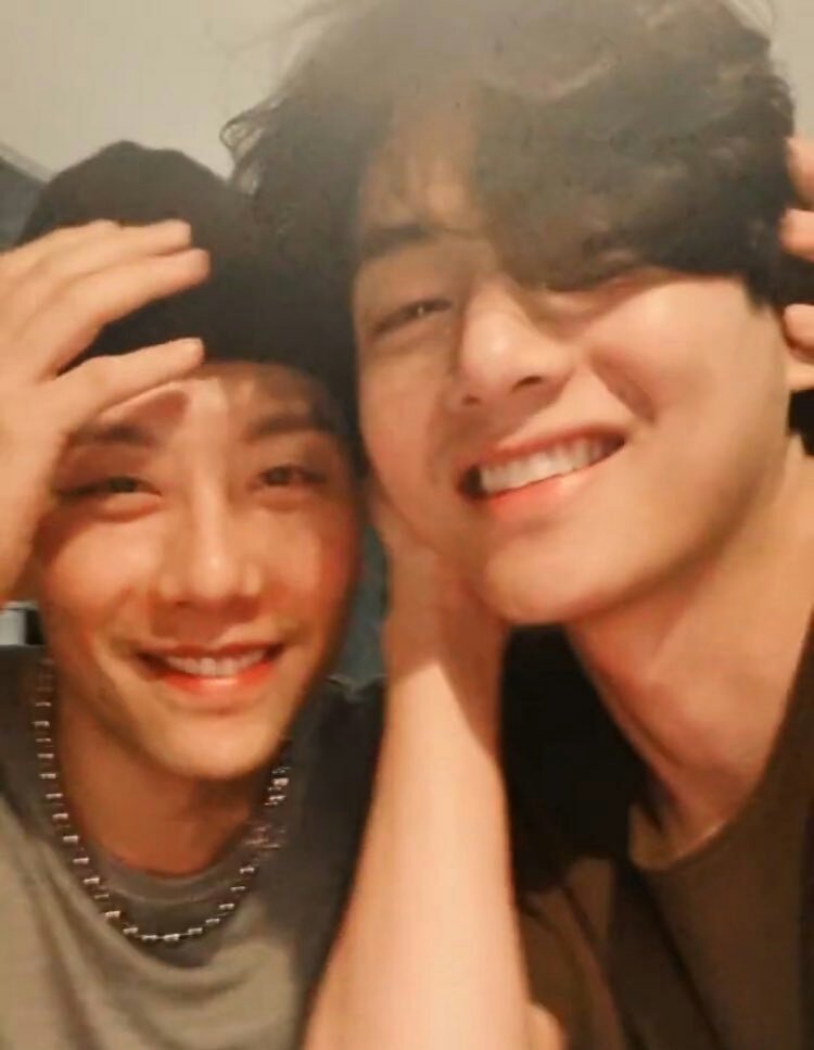 Vkook_soul_'s tweet photo. Где-то один Чонгук ... https://t.co/GupVcaQHDO