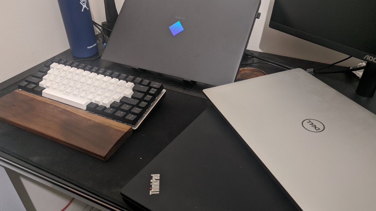 jasondolorso's tweet photo. Road to tech/laptop reviewer? https://t.co/YYJdJL3Xbn
