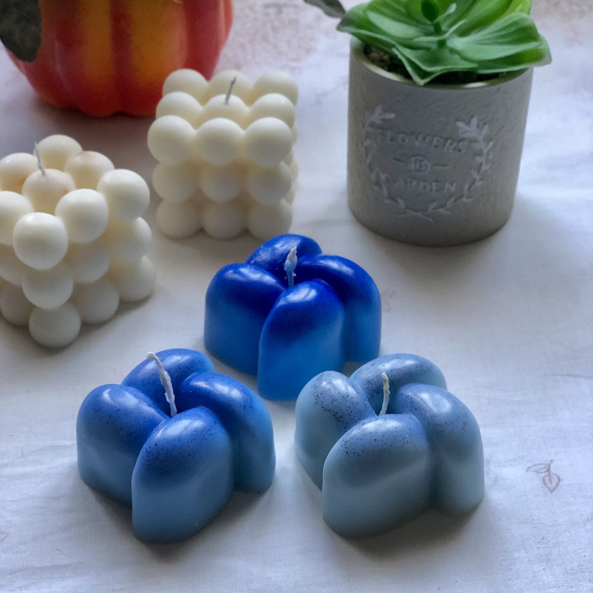 مُمتنه لخدمة نشتغلها "باستمتاع" مالحُوش وفالخلفية موسيقى ونغنّي.

شكل جديد💙 10د للقطعة 🕯