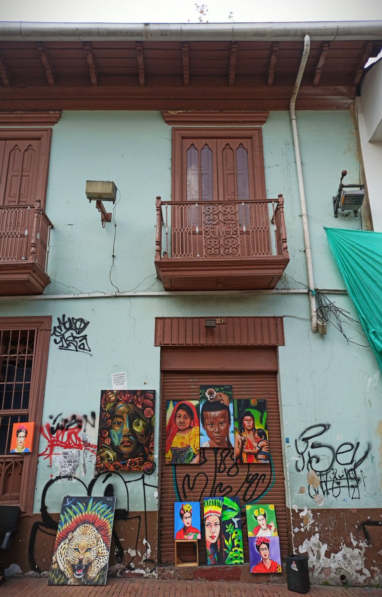 alejandroangel's tweet photo. Fachada.

#ElCentro #ElCentroDoc #Bogotá https://t.co/7jI4NVHDf4
