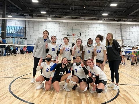 🏐 Winterfest Update 🏐

Congratulations to 33 Black on winning their 13s Gold Bracket today!! Way to play! 🏆