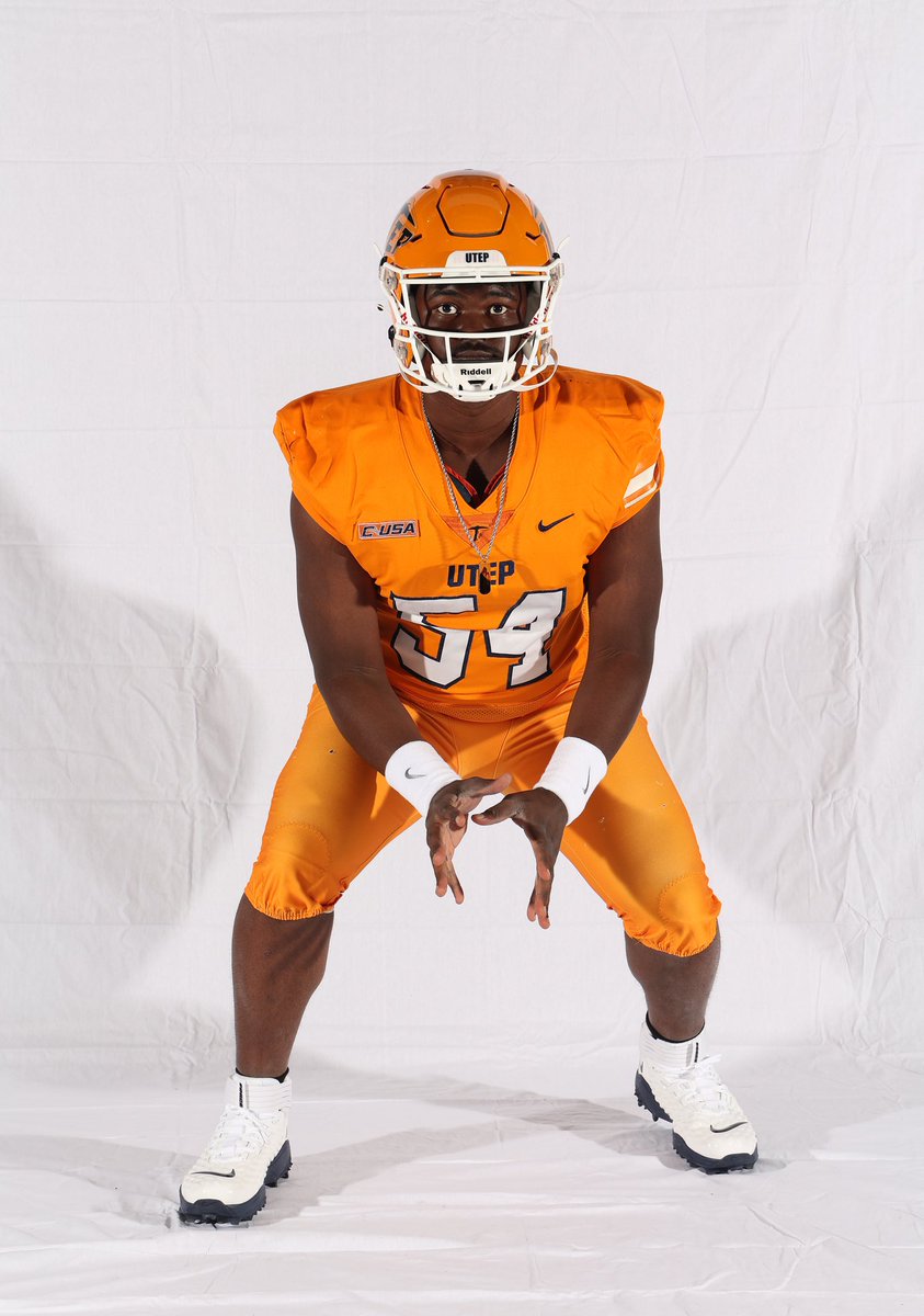 Blessed to receive an offer from utep <a href="/CoachDimelUTEP/">Dana Dimel</a> <a href="/saincilaire/">Coach Ant Saincilaire</a> <a href="/JahmikalE/">Coach Edwards</a>