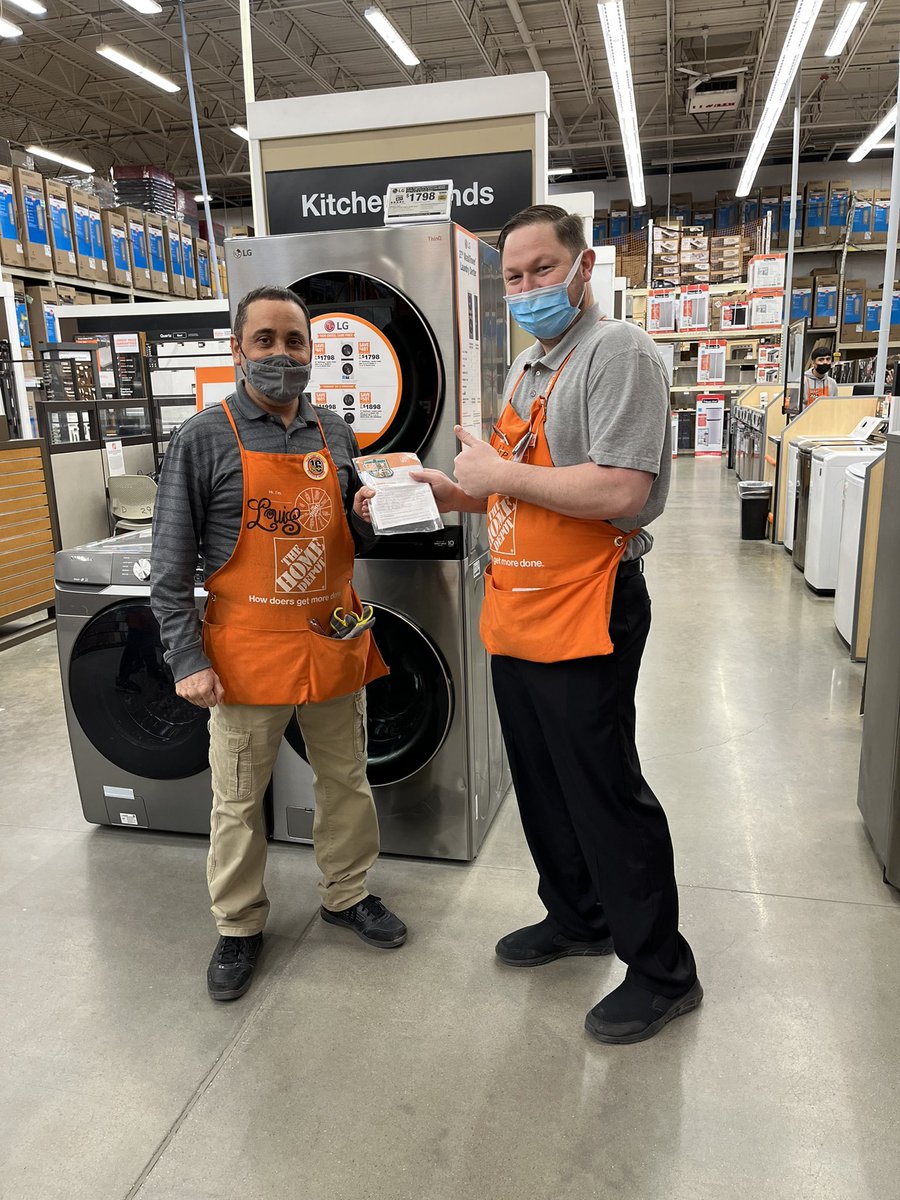 Chris Hays tweet media