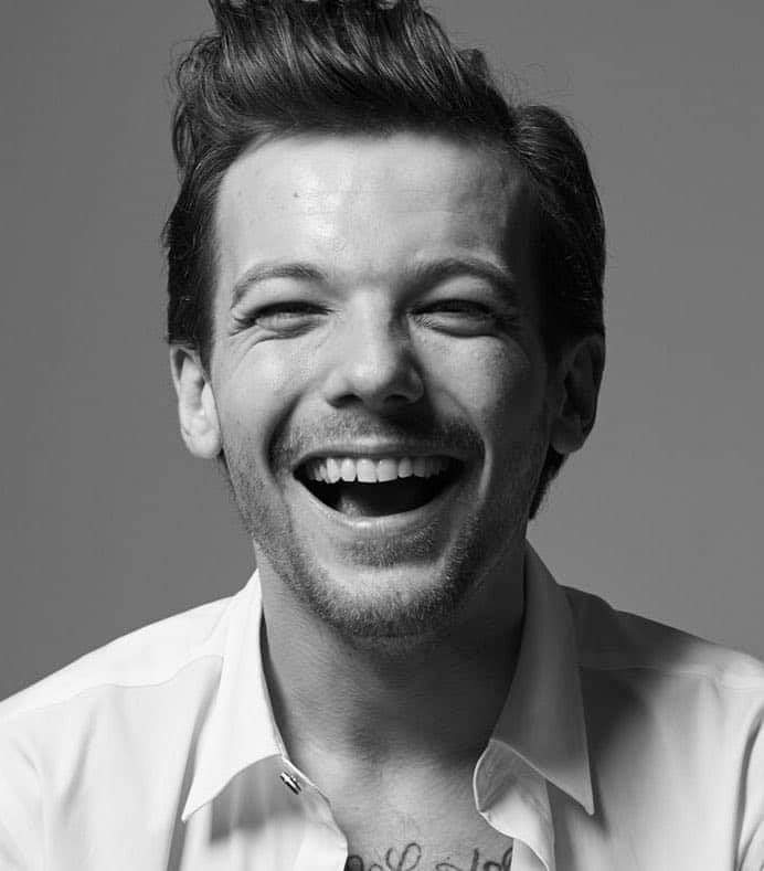 larrybzzt91's tweet photo. Te bajaría las estrellas si me lo pidieras 

I vote #Louies for #BestFanArmy at the #iHeartAwards https://t.co/BrpQSNf8Gk