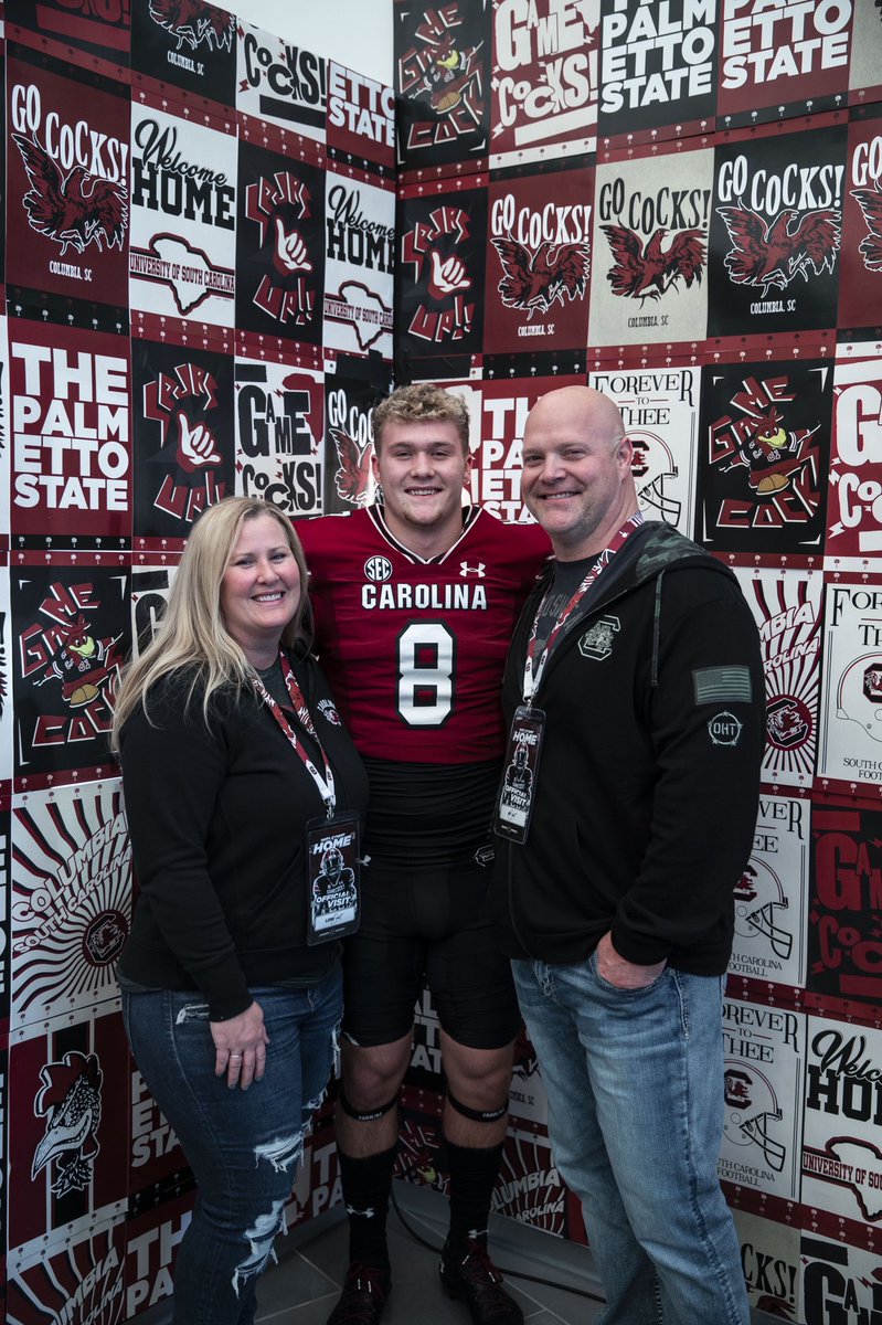 ZavierShort's tweet photo. GREAT official visit this weekend
Can’t wait to get to work this summer🤙‼️#GOCOCKS @ErikKimrey @CoachSBeamer @GamecockFB @GCockRecruiting https://t.co/hOd15qhD9v
