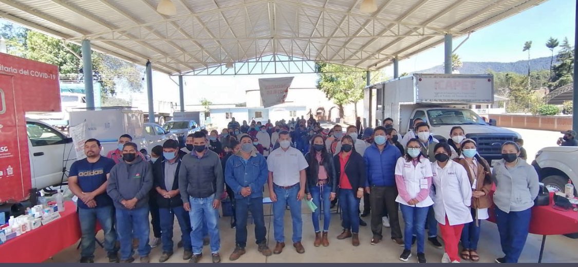 chucholox's tweet photo. “En el municipio de San Vicente Lachixio, el equipo  #UnidadesMóvilesOaxaca han otorgado 313 servicios de salud y por parte del @ICAPET_GobOax, 52 cortes de cabello gratuitos”. @UM_oaxaca @marco_cuevas_ #SolaDeVega https://t.co/V9w7ng874z
