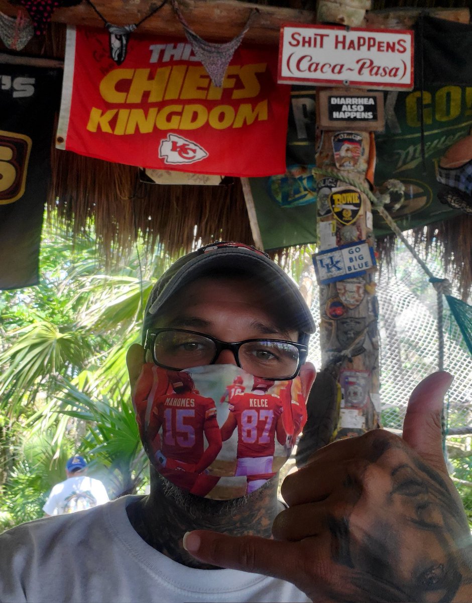 The_Real_Neon's tweet photo. All the way from Cozumel Mexico LET'S GOOOOO #ChiefsKingdom https://t.co/N6KINH2QFZ