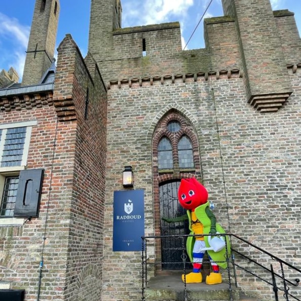 TulpTilly's tweet photo. Spring started early at Radboud Castle.

Today I visited this beautiful place now the doors openend again after lockdown. 
🌷❤🌷
#tulip #tulips #tulpen #blomster #tulipaner #tulpaner #meingarten #blumengarten #Havelte #hageliv #haveinspiration #havedesign #hagedesign #spring https://t.co/sonWyxMCOi