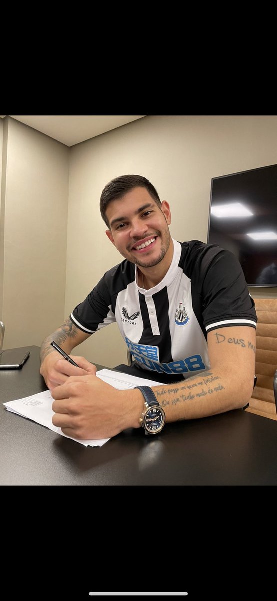 brunoog97's tweet image. Hi @NUFC!!I’m ready for this new challenge ⚫️⚪️😄
