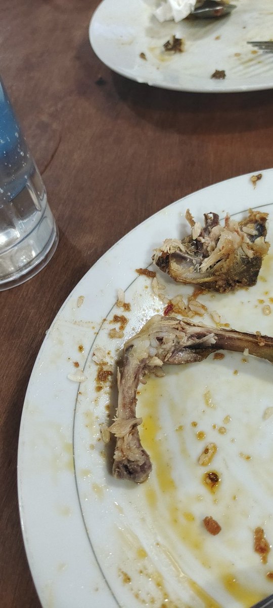 ivannwagner's tweet photo. Bicara standar, mau dibayar atau ngga, ga bisa dibatasi hanya dengan standar personal belaka... Kesempatan punya nilainya sendiri... Jika gaji semilyar, kalo ga dikasi kesempatan ke rumah makan padang, ga bakal bisa merasa kuah rendang yang otentik. Begitupun perjalanan. https://t.co/Bm5QWSv7La